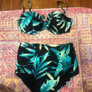Matching palm leaf print Old Navy swim suit